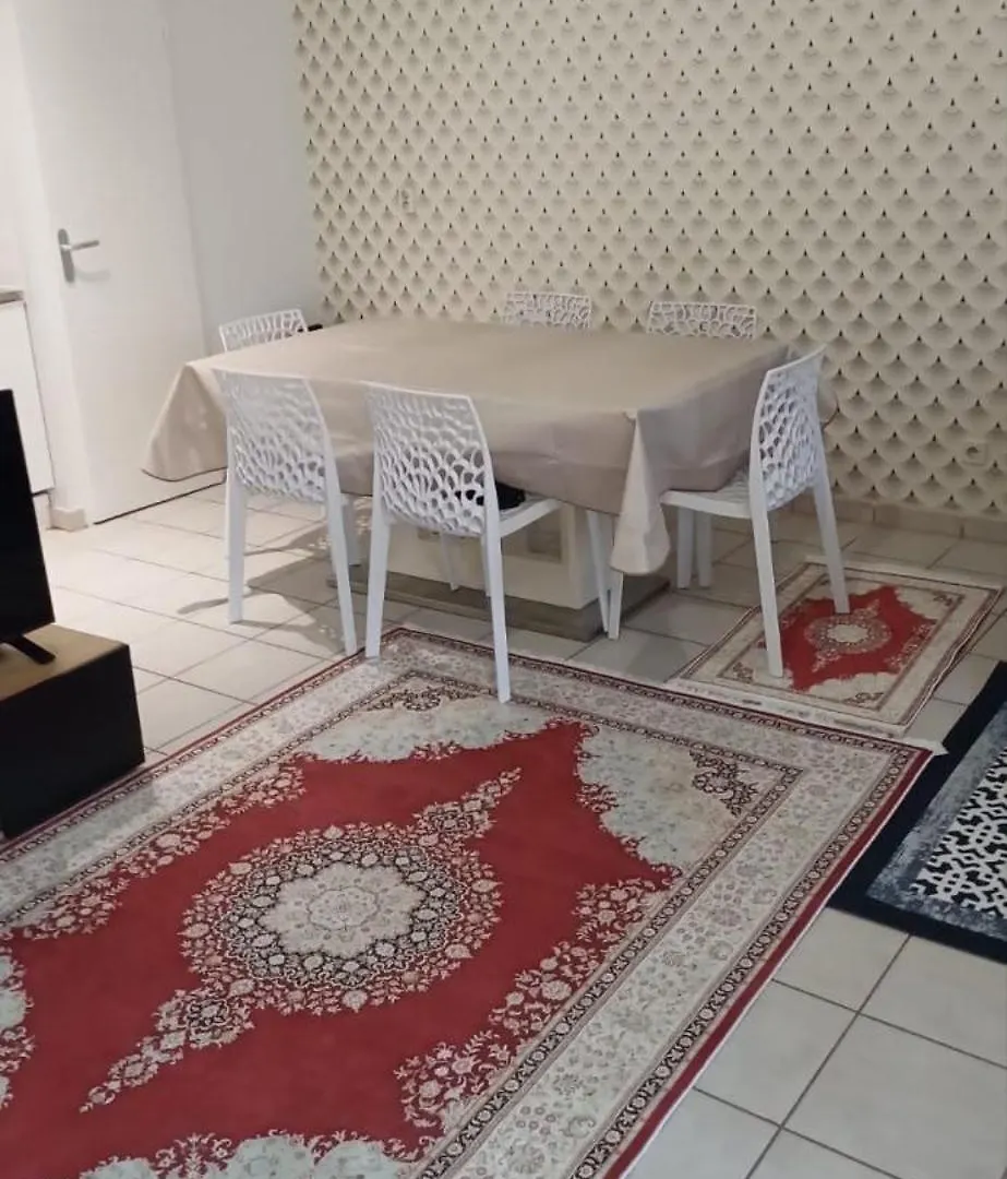 Bel Appartement Type F2 Vaux En Velin Village 69120 Vaulx-en-Velin Apartment